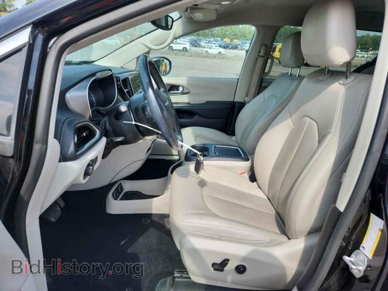 2021 Chrysler PACIFICA (VIN 2C4RC1L76MR599317) — photo 7 of 15