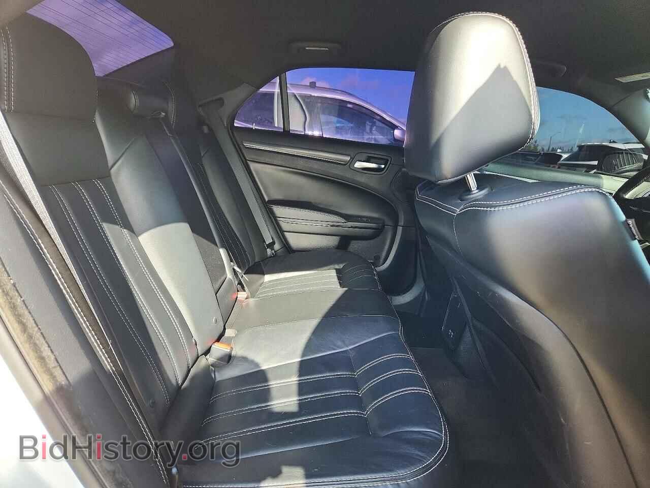 2016 CHRYSLER 300 - VIN: 2C3CCABG4GH231434 - Photo 10