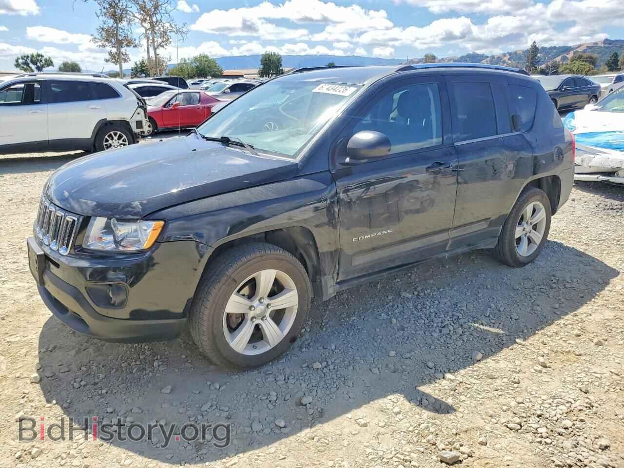 Photo 1J4NF1FB2BD164598 - JEEP COMPASS 2011