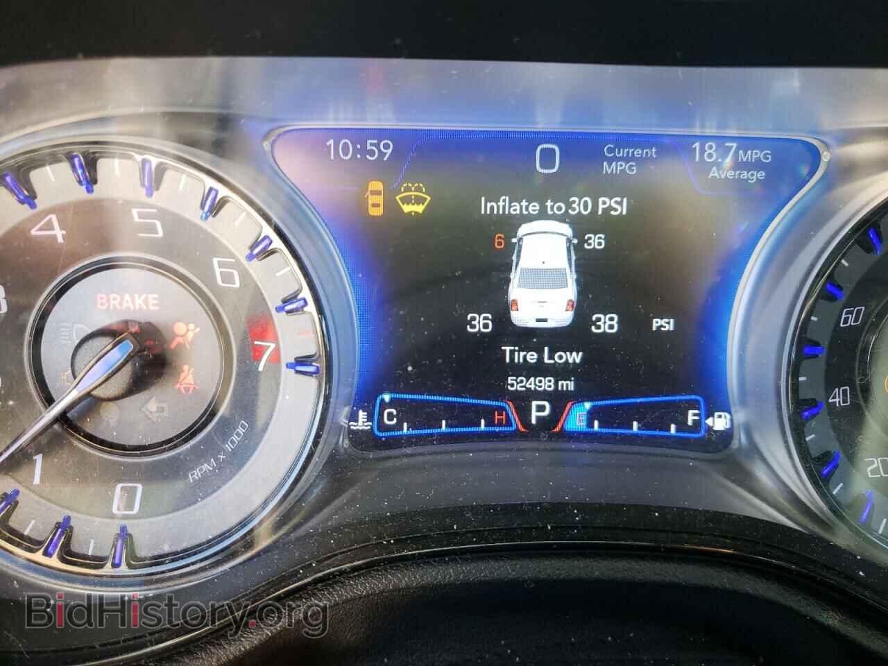 2019 CHRYSLER 300 - VIN: 2C3CCAGG7KH682584 - Photo 8