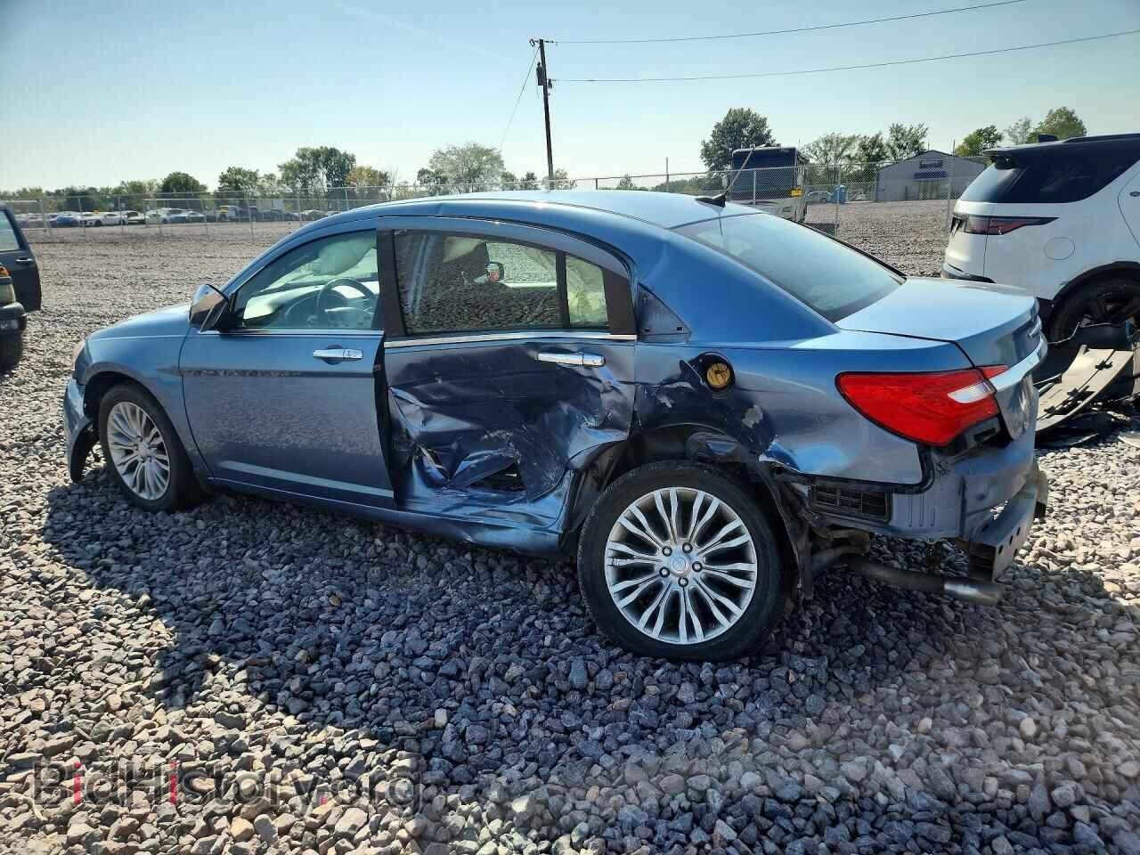 2011 CHRYSLER 200 - VIN: 1C3BC2FG0BN603606 - Photo 2