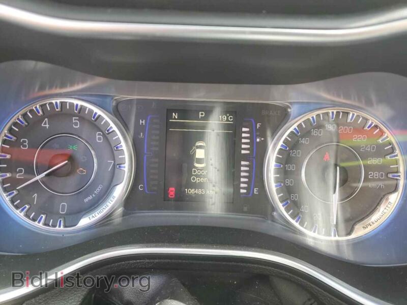 2016 Chrysler 200 (VIN 1C3CCCAB7GN193299) — photo 9 of 13