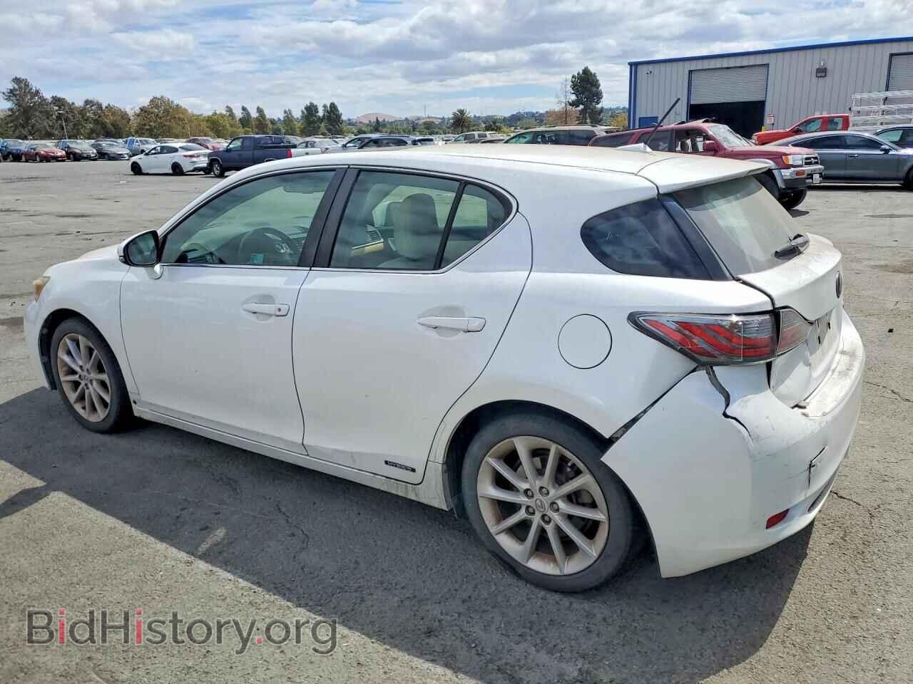 2011 LEXUS CT 200 - VIN: JTHKD5BH6B2020904 - Фото 2