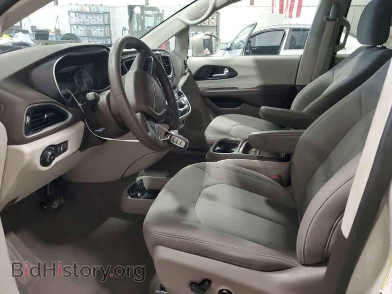 2020 Chrysler PACIFICA (VIN 2C4RC1FG6LR237580) — photo 7 of 13