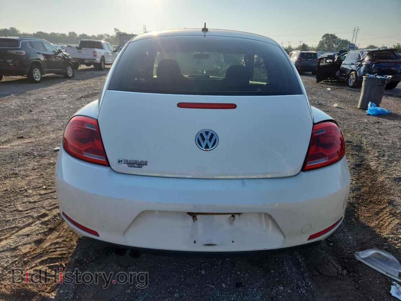 2014 VOLKSWAGEN BEETLE - VIN: 3VWFP7AT2EM620504 - Фото 6