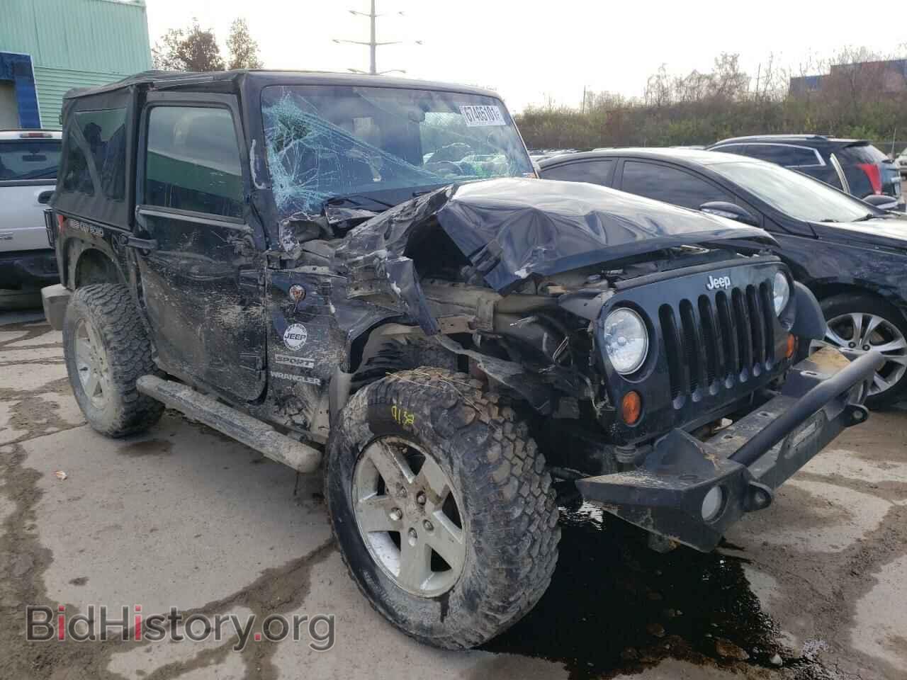 Photo 1J4AA2D10BL611352 - JEEP WRANGLER 2011