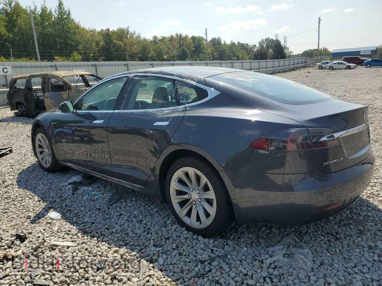 2017 TESLA MODEL S - VIN: 5YJSA1E17HF185528 - Photo 2