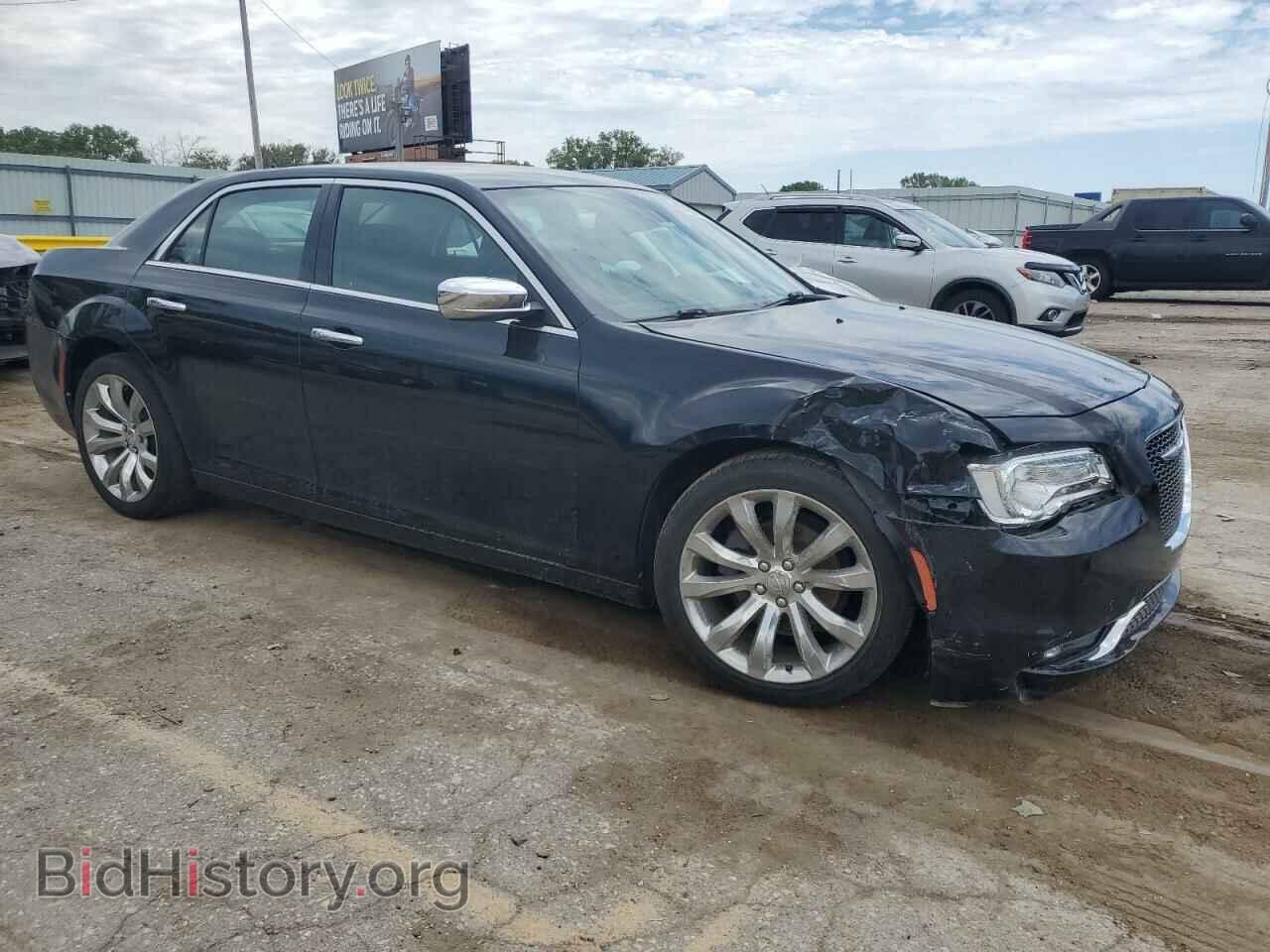 2019 CHRYSLER 300 - VIN: 2C3CCAEG6KH528080 - Фото 4