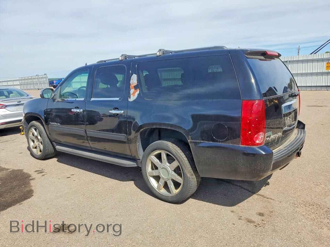 2011 GMC YUKON - VIN: 1GKS2HE33BR388784 - Photo 2