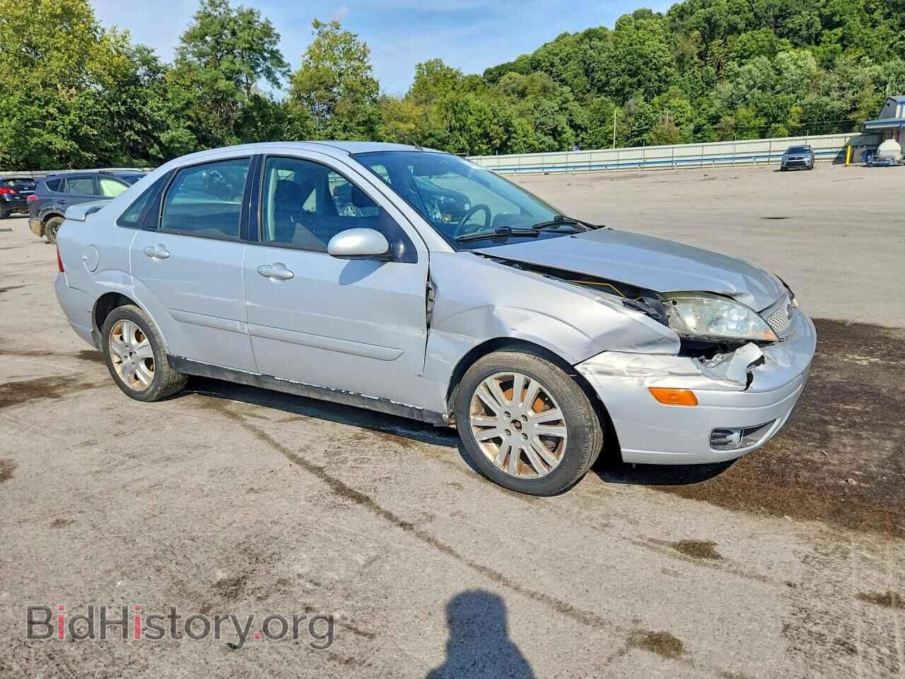 2005 FORD FOCUS - VIN: 1FAFP38Z15W153765 - Фото 4