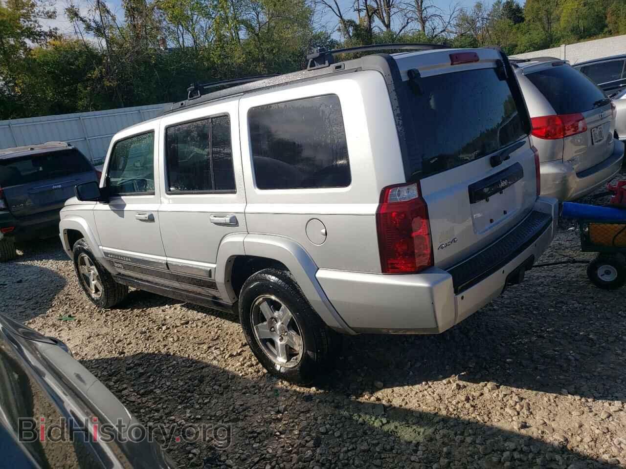 2010 JEEP COMMANDER - VIN: 1J4RG4GK8AC159165 - Photo 2