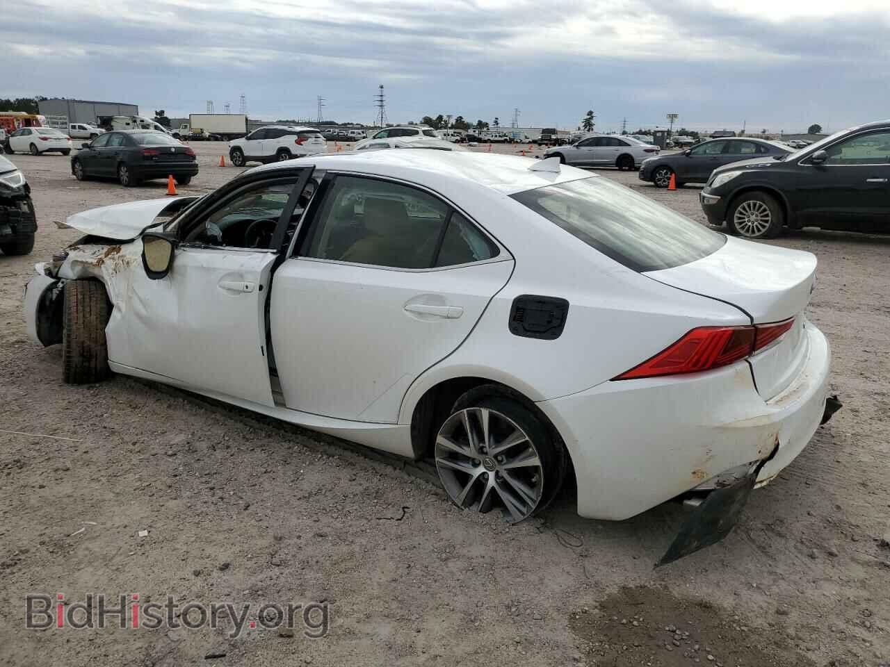 2018 LEXUS IS - VIN: JTHBA1D2XJ5065156 - Фото 2