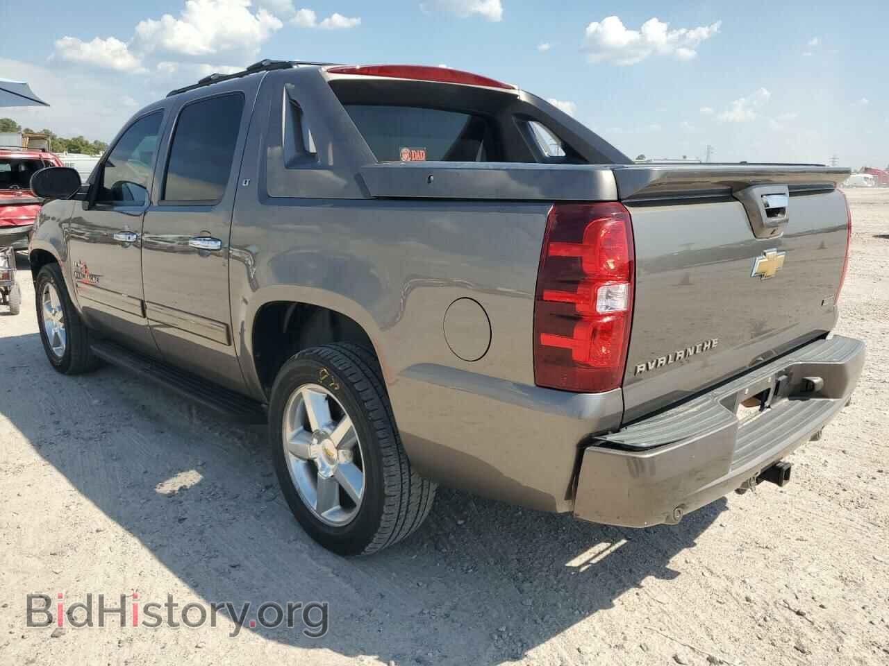 2011 CHEVROLET AVALANCHE - VIN: 3GNMCFE06BG250062 - Фото 2