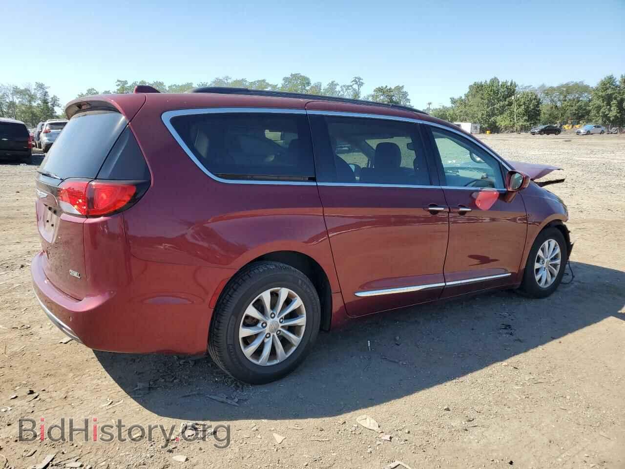 2017 CHRYSLER PACIFICA - VIN: 2C4RC1BGXHR757715 - Фото 3