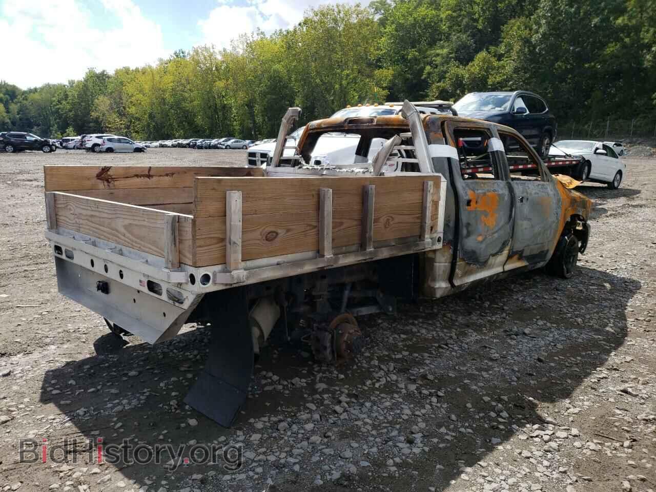 2017 RAM All Models - VIN: 3C6UR5CJ3HG776601 - Photo 3