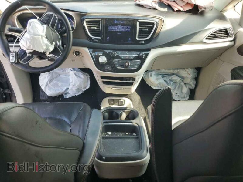 2017 Chrysler PACIFICA (VIN 2C4RC1BG4HR810313) — photo 8 of 13