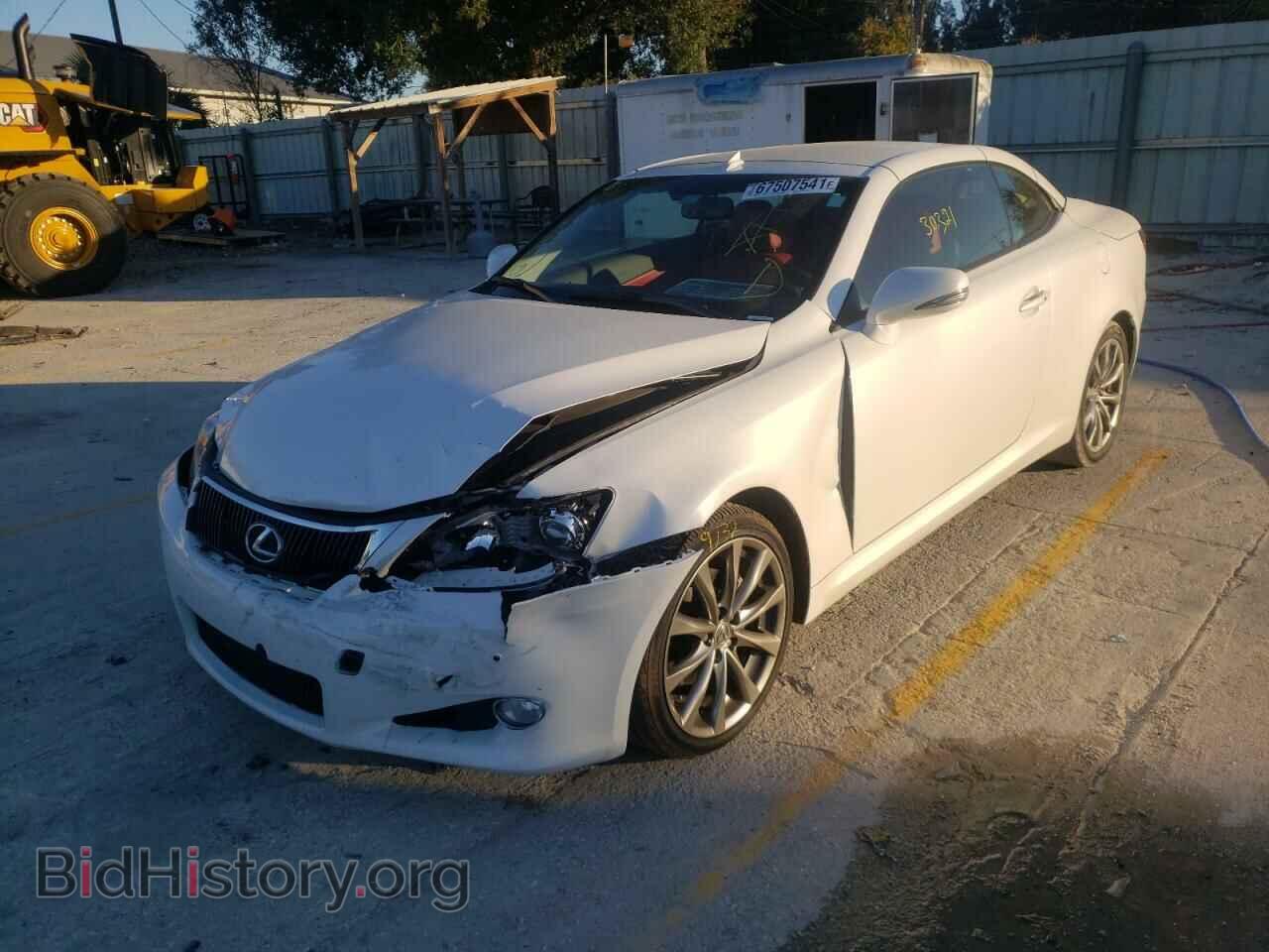 2014 LEXUS IS - VIN: JTHFF2C20E2531744 - Photo 2
