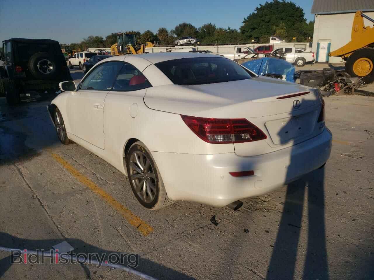 2014 LEXUS IS - VIN: JTHFF2C20E2531744 - Photo 3