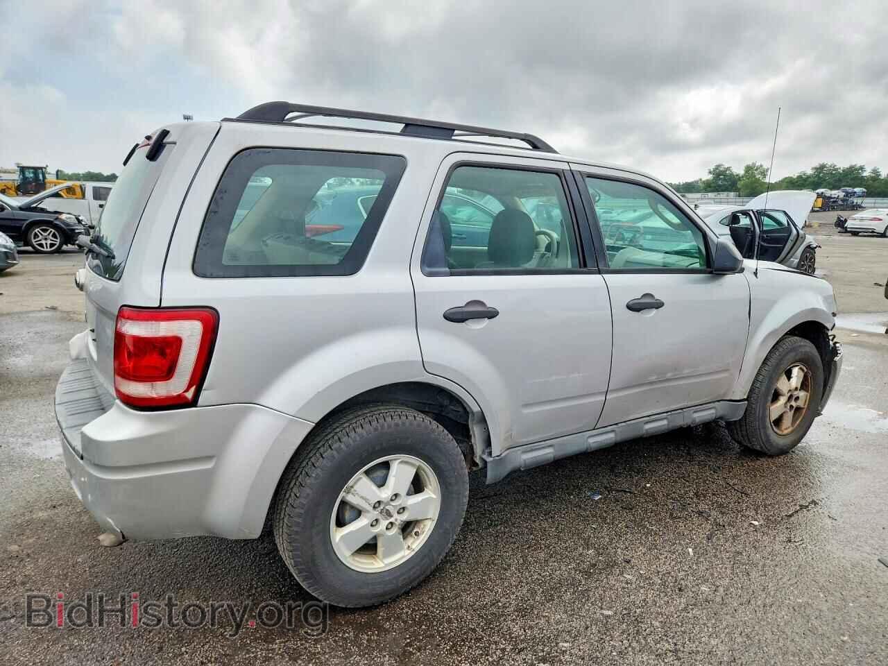 2010 FORD ESCAPE - VIN: 1FMCU0C74AKB95807 - Фото 3