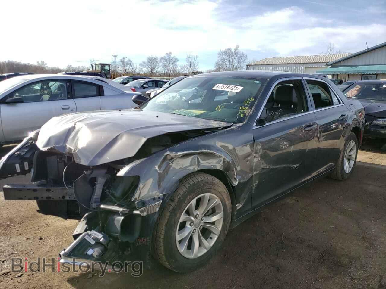 2016 CHRYSLER 300 - VIN: 2C3CCAAG3GH238196 - Фото 2