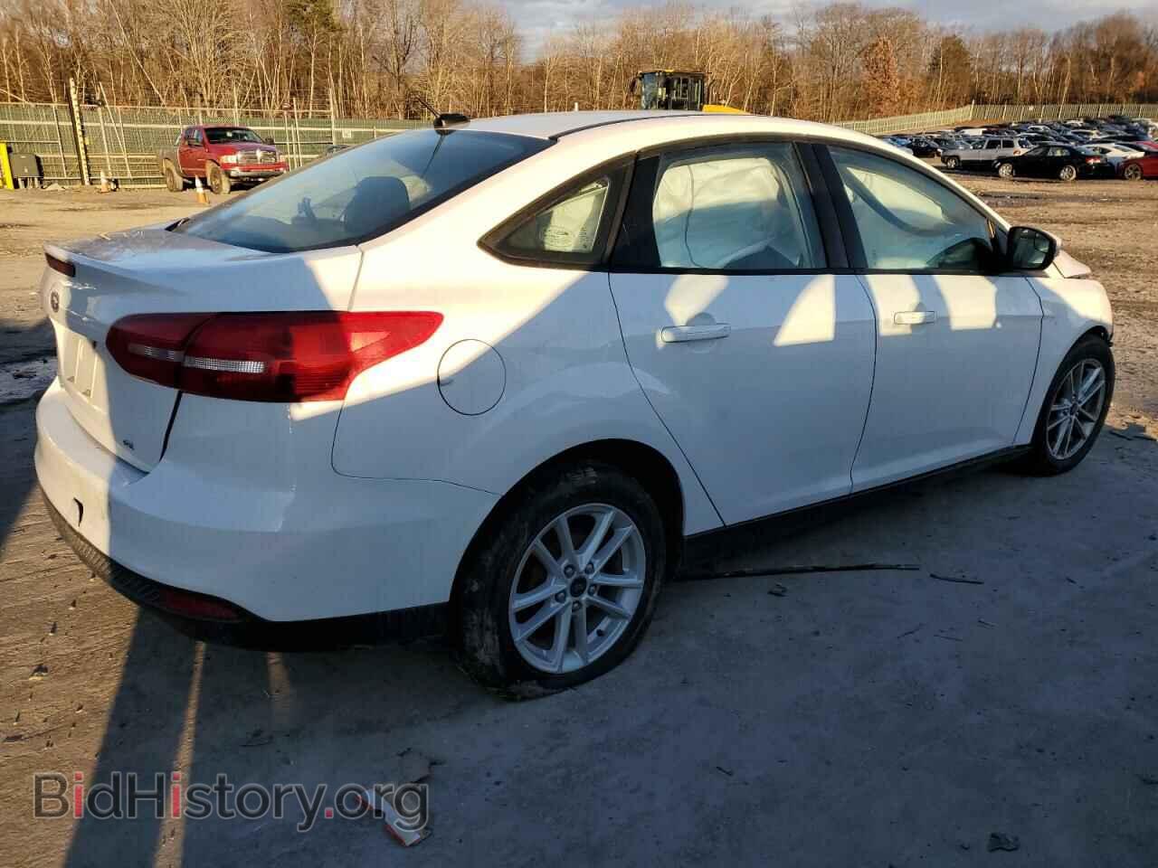 2017 FORD FOCUS - VIN: 1FADP3F2XHL275494 - Фото 3