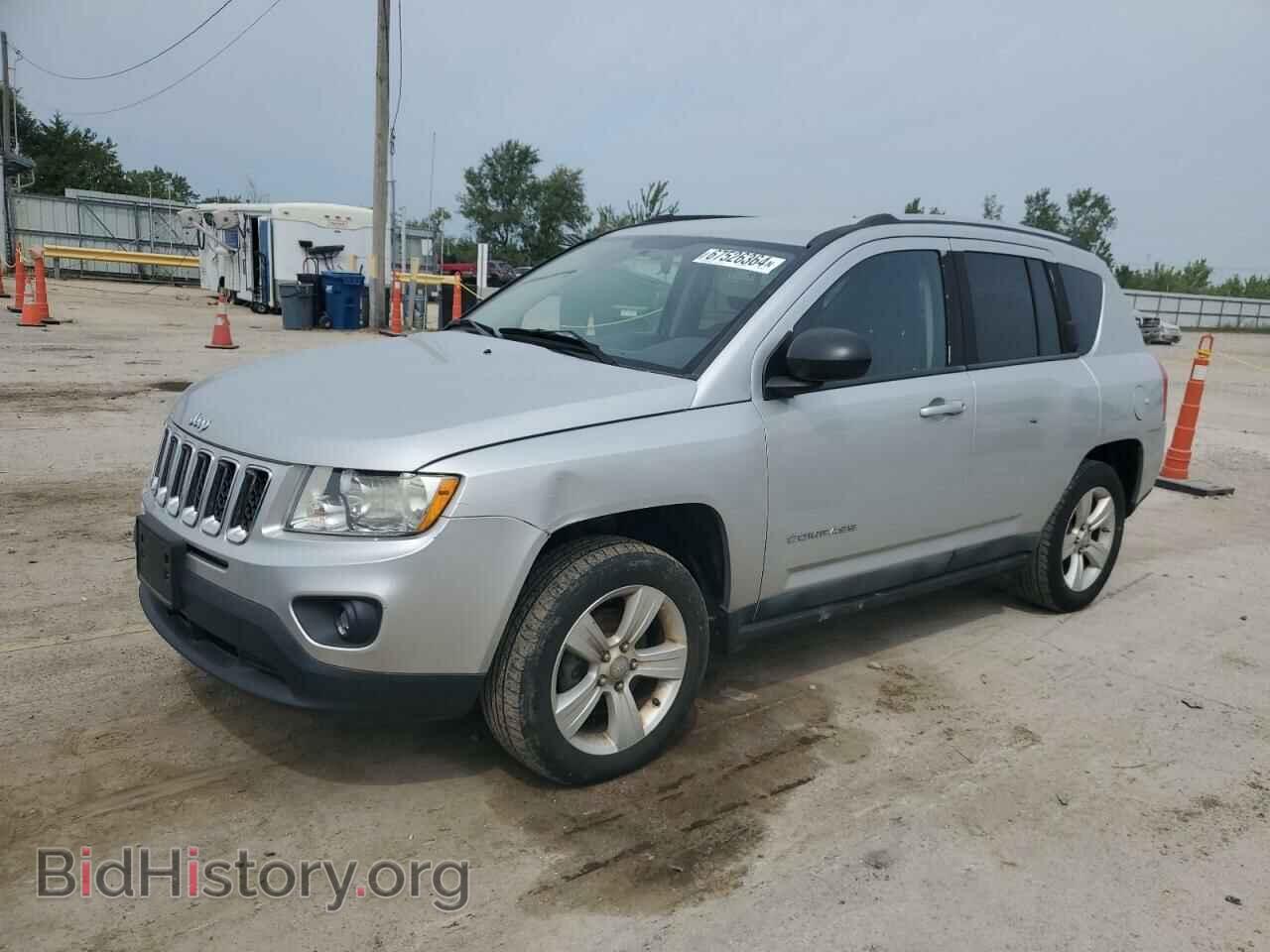 Photo 1J4NT1FA1BD256656 - JEEP COMPASS 2011