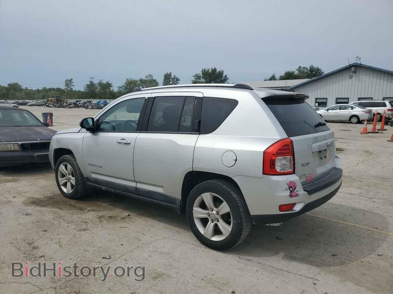 2011 JEEP COMPASS - VIN: 1J4NT1FA1BD256656 - Фото 2