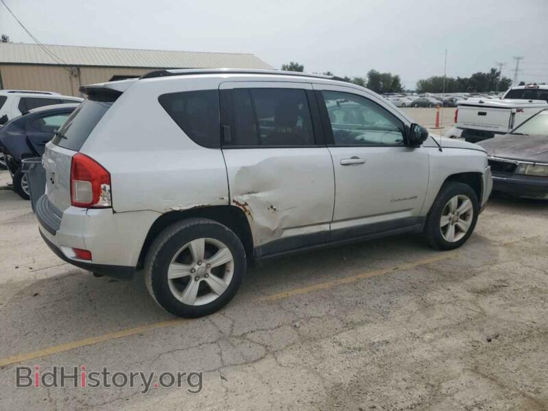2011 Jeep COMPASS (VIN 1J4NT1FA1BD256656) — фото 3 из 12