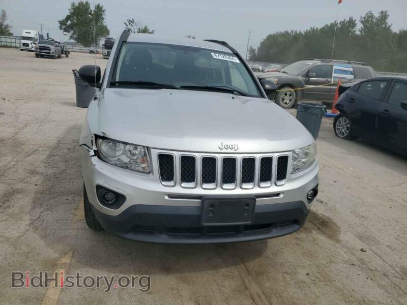 2011 Jeep COMPASS (VIN 1J4NT1FA1BD256656) — фото 5 из 12