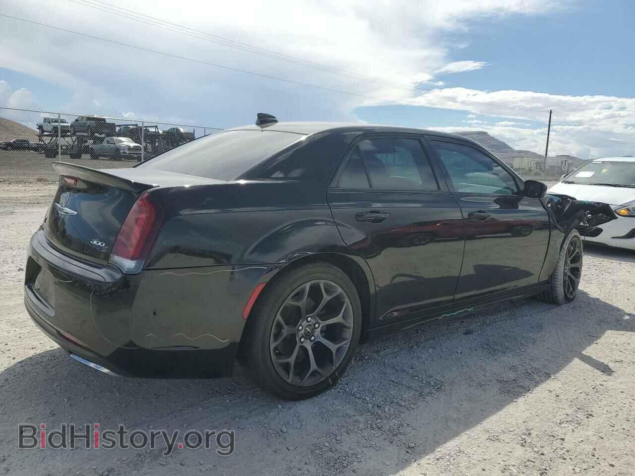 2017 CHRYSLER 300 - VIN: 2C3CCABG2HH667930 - Фото 3