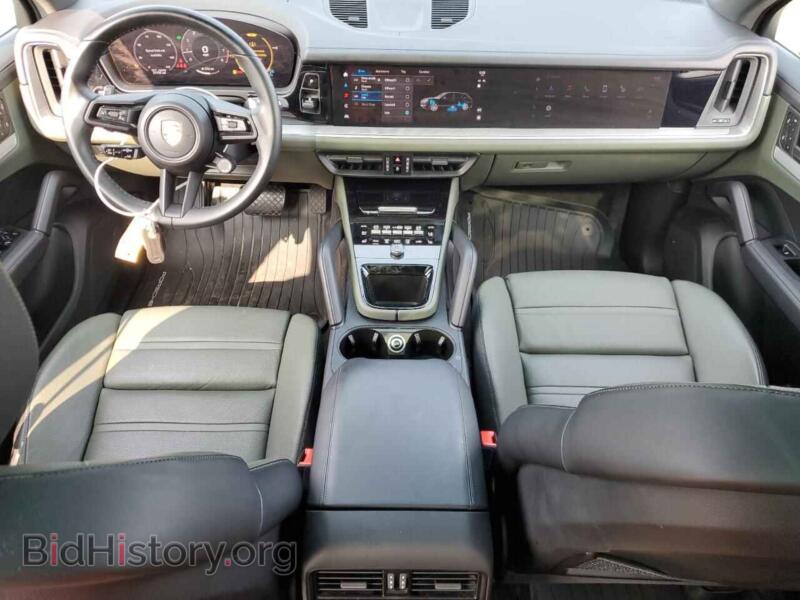 2024 Porsche CAYENNE (VIN WP1AA2AY0RDA00148) — фото 8 из 13