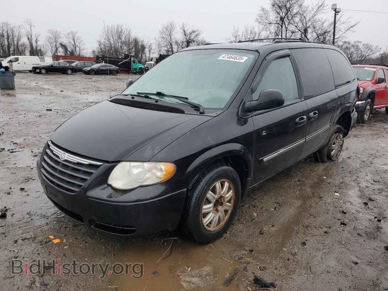 Photo 2C4GP54L85R180692 - CHRYSLER MINIVAN 2005