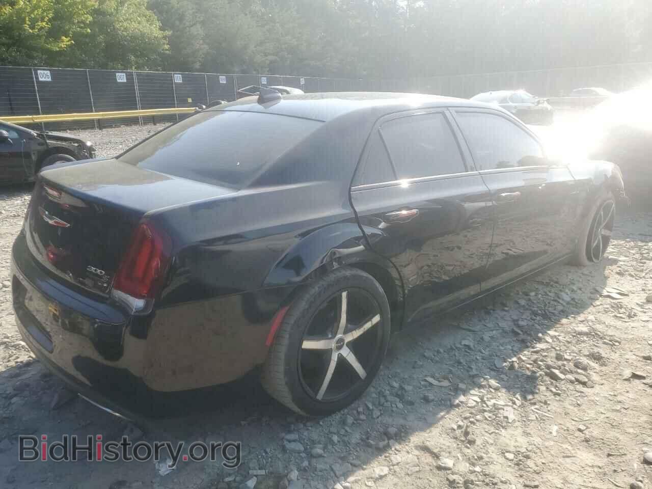 2019 CHRYSLER 300 - VIN: 2C3CCABG0KH682739 - Фото 3