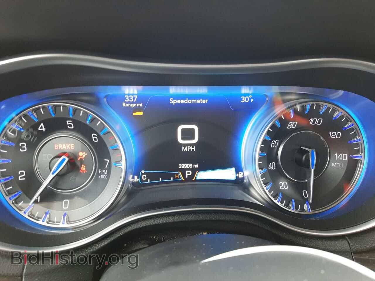 2016 CHRYSLER 300 - VIN: 2C3CCAAG8GH307836 - Фото 9