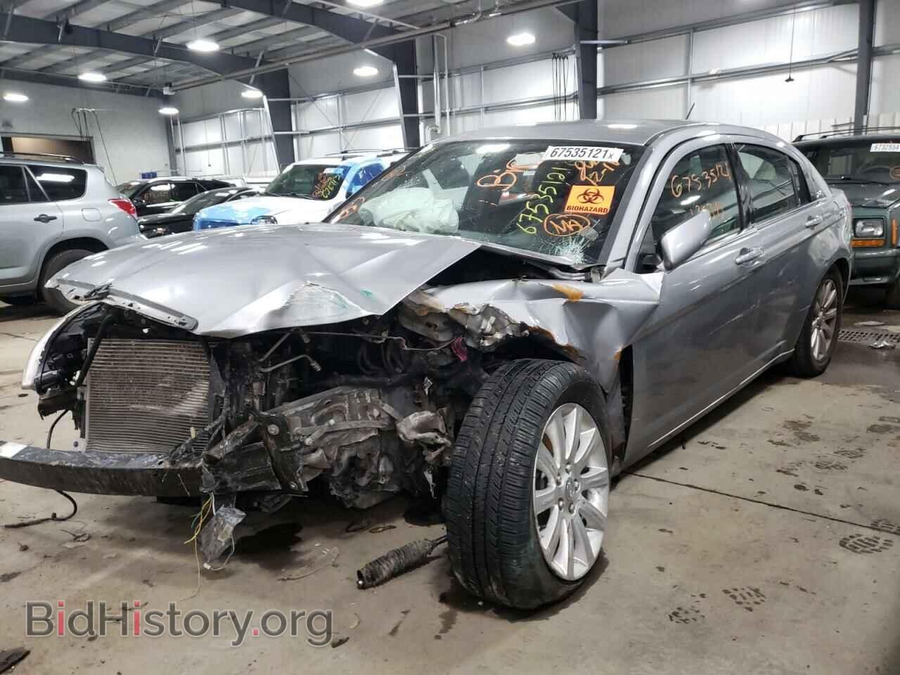 2013 CHRYSLER 200 - VIN: 1C3CCBBG1DN532171 - Фото 2