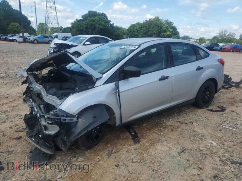 2016 Ford FOCUS S (VIN 1FADP3E20GL201470) — фото 1 из 15, Copart, повреждение: передняя часть