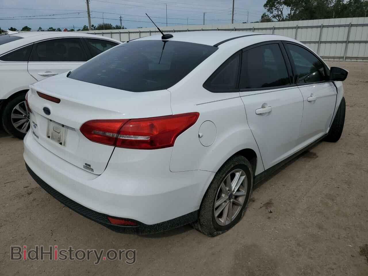 2018 FORD FOCUS - VIN: 1FADP3FE4JL319649 - Photo 3