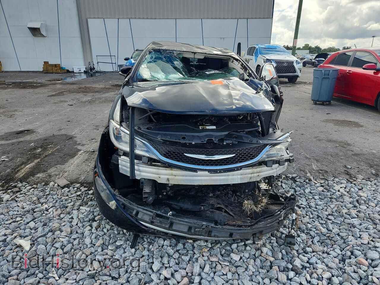 2016 Chrysler 200 (VIN 1C3CCCAB3GN175222) — photo 5 of 13