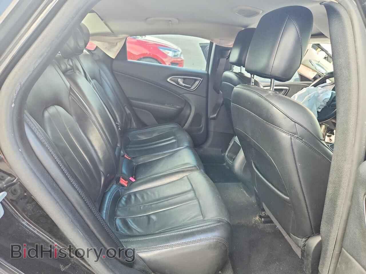 2016 Chrysler 200 (VIN 1C3CCCAB3GN175222) — photo 10 of 13