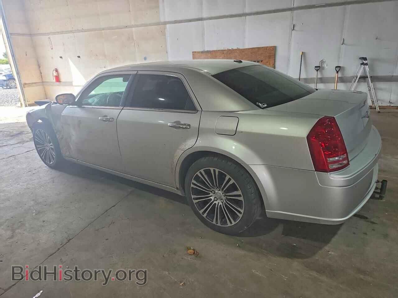 2010 CHRYSLER 300 - VIN: 2C3CA9CT4AH273125 - Photo 2