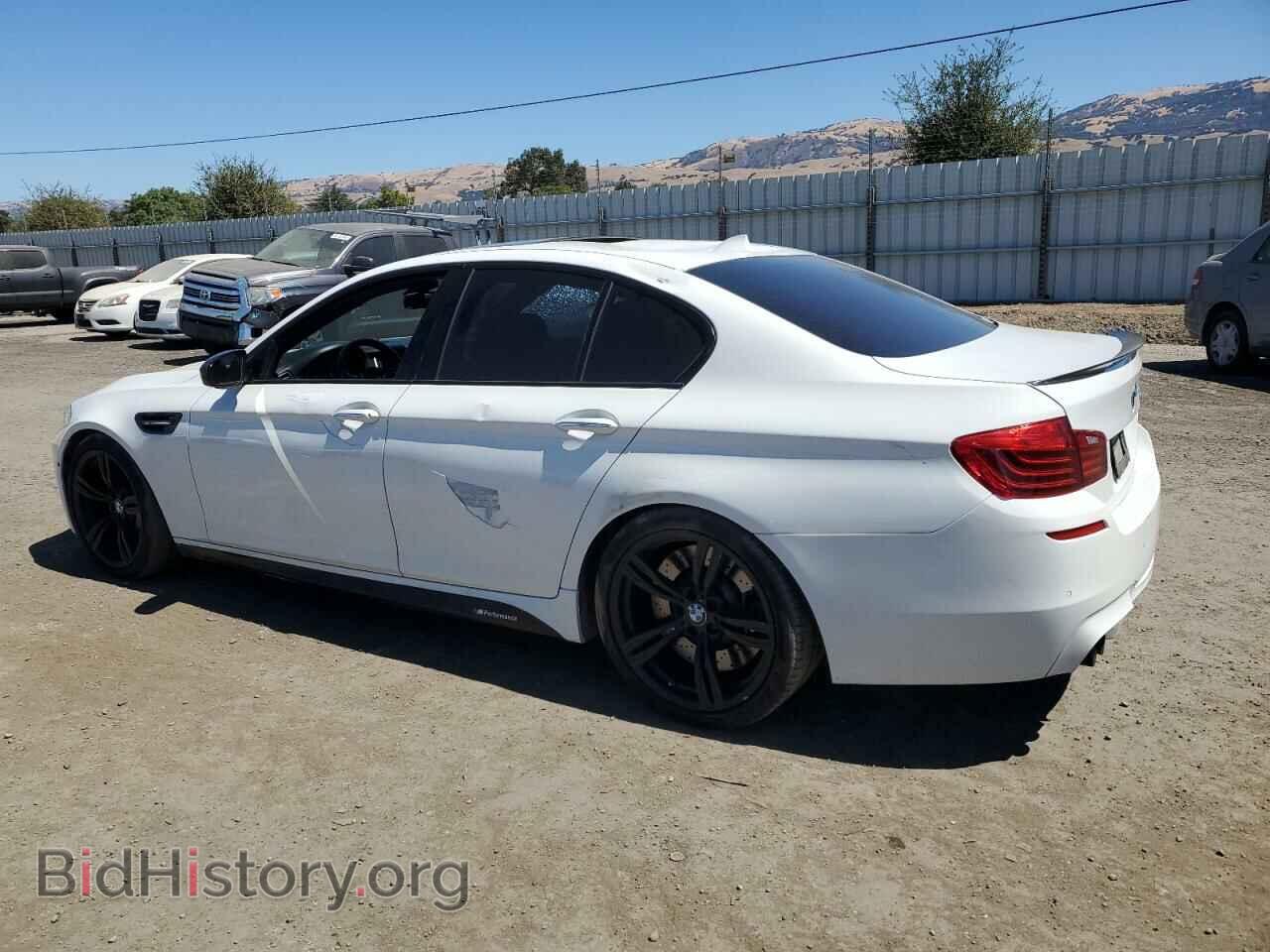 2016 BMW M5 - VIN: WBSFV9C51GD595573 - Фото 2