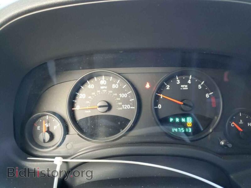 2011 Jeep COMPASS (VIN 1J4NT1FA2BD139328) — фото 9 из 13