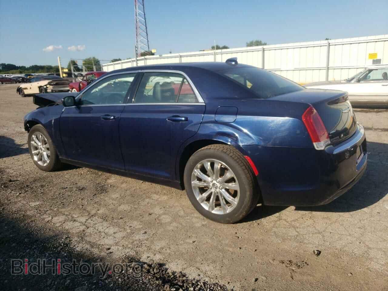 2015 CHRYSLER 300 - VIN: 2C3CCARG2FH803380 - Фото 2
