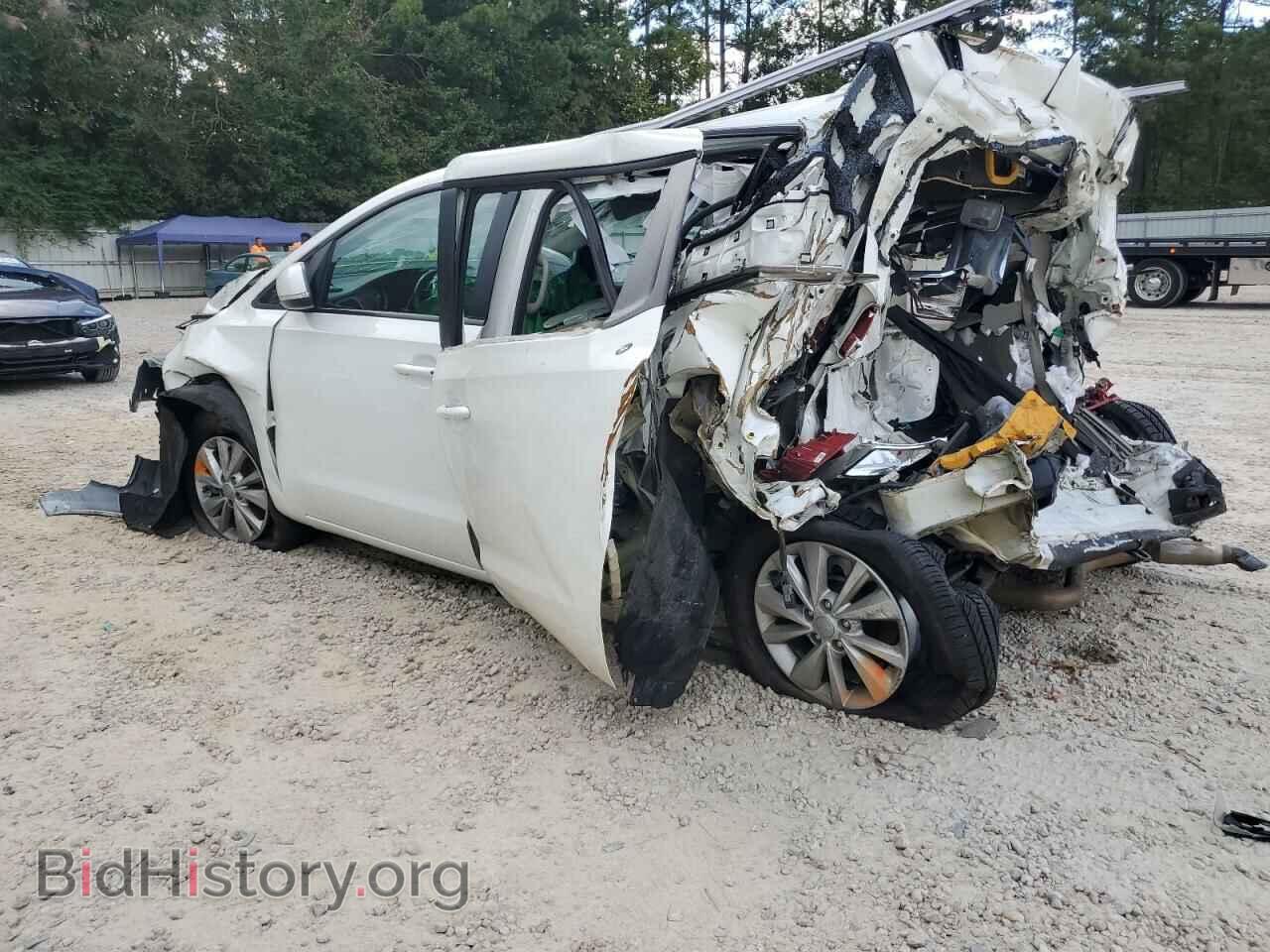 2017 KIA All Models - VIN: KNDMB5C19H6282595 - Фото 2
