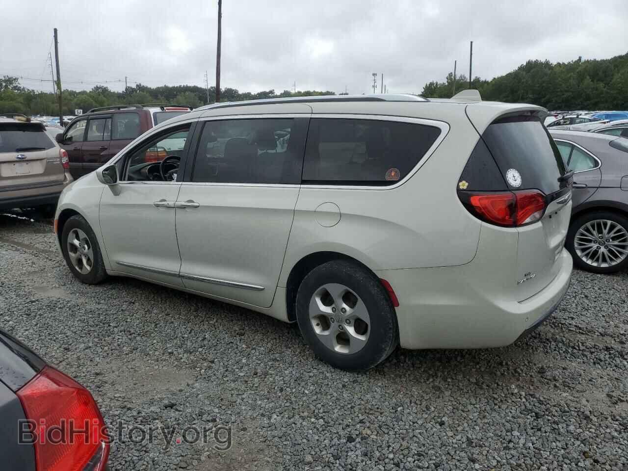 2017 CHRYSLER PACIFICA - VIN: 2C4RC1EG6HR555952 - Photo 2