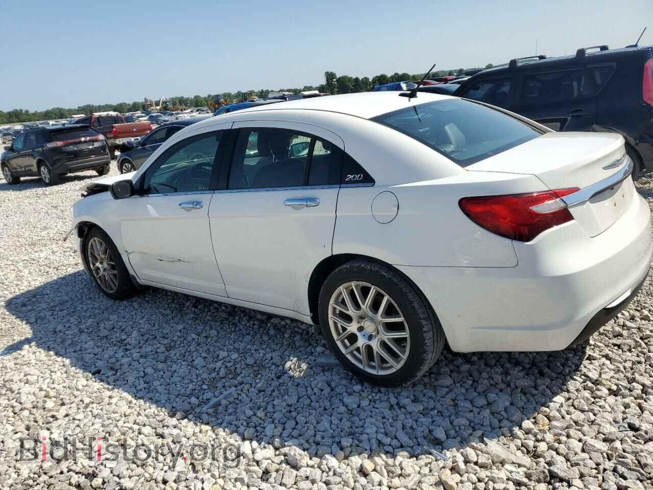 2013 CHRYSLER 200 - VIN: 1C3CCBCG6DN634757 - Фото 2