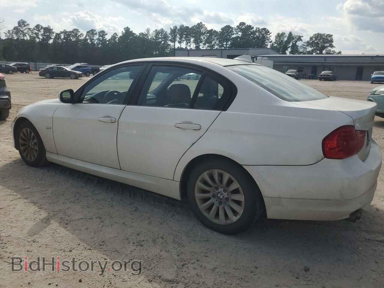 2009 BMW 3 SERIES - VIN: WBAPH73529E129183 - Фото 2