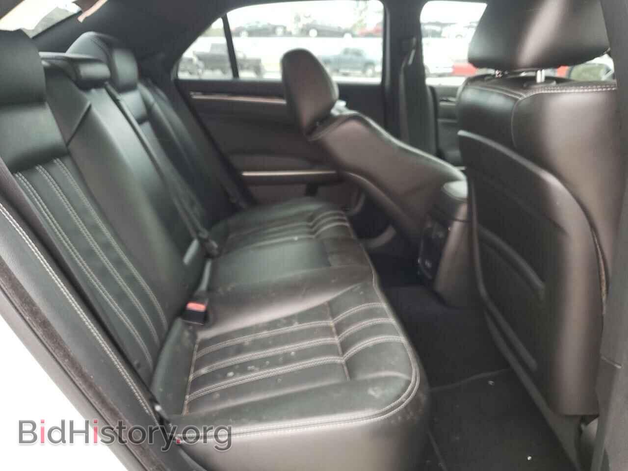 2019 CHRYSLER 300 - VIN: 2C3CCABG5KH538037 - Фото 6