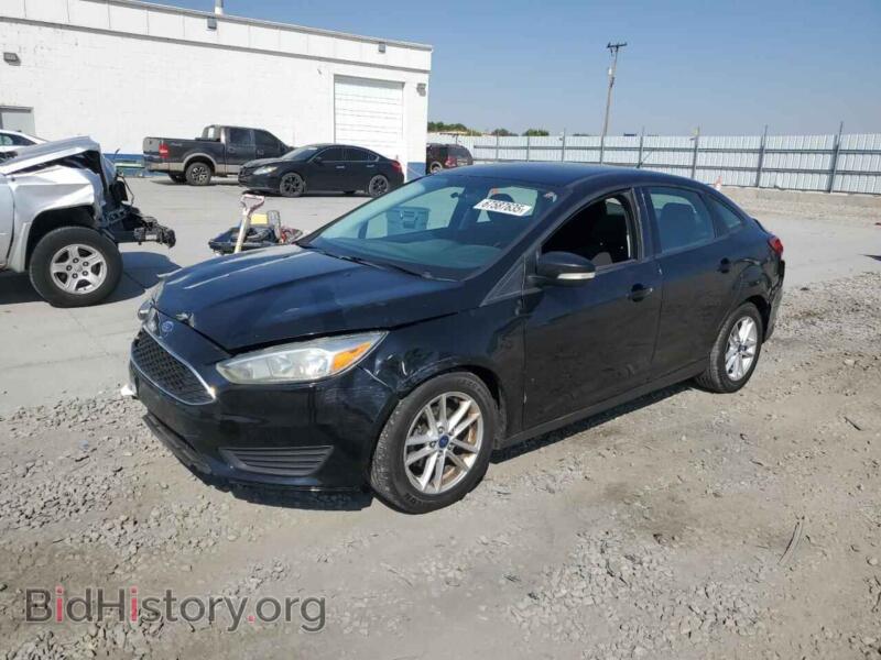 2017 Ford FOCUS SE (VIN 1FADP3F27HL200557) — фото 1 из 14, Copart, повреждение: задняя часть