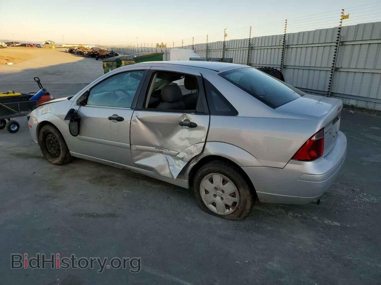 2007 FORD FOCUS - VIN: 1FAHP34N07W188523 - Фото 2